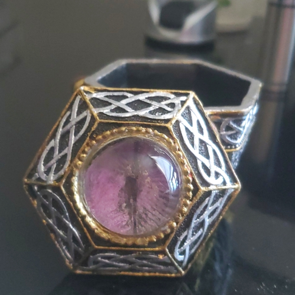 Dragons eye trinket box